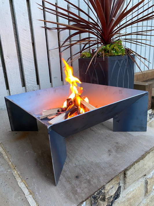 The Log Shed – Mini Fin Firepit